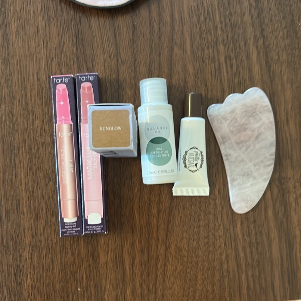 LOT- Tarte, Saie, Laura Mercier, Eloise, YC collection, TYS Beauty - Picture 5 of 6